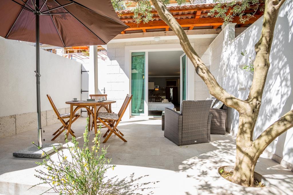 Zlatni Bol Apartments Extérieur photo