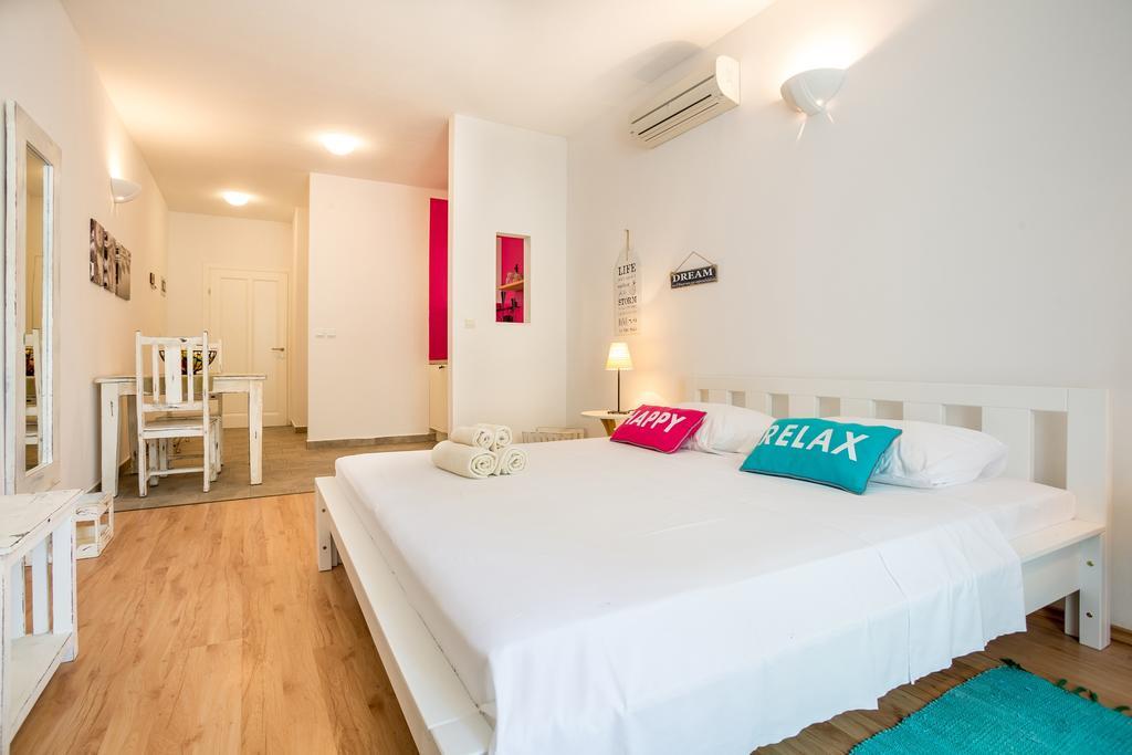 Zlatni Bol Apartments Chambre photo