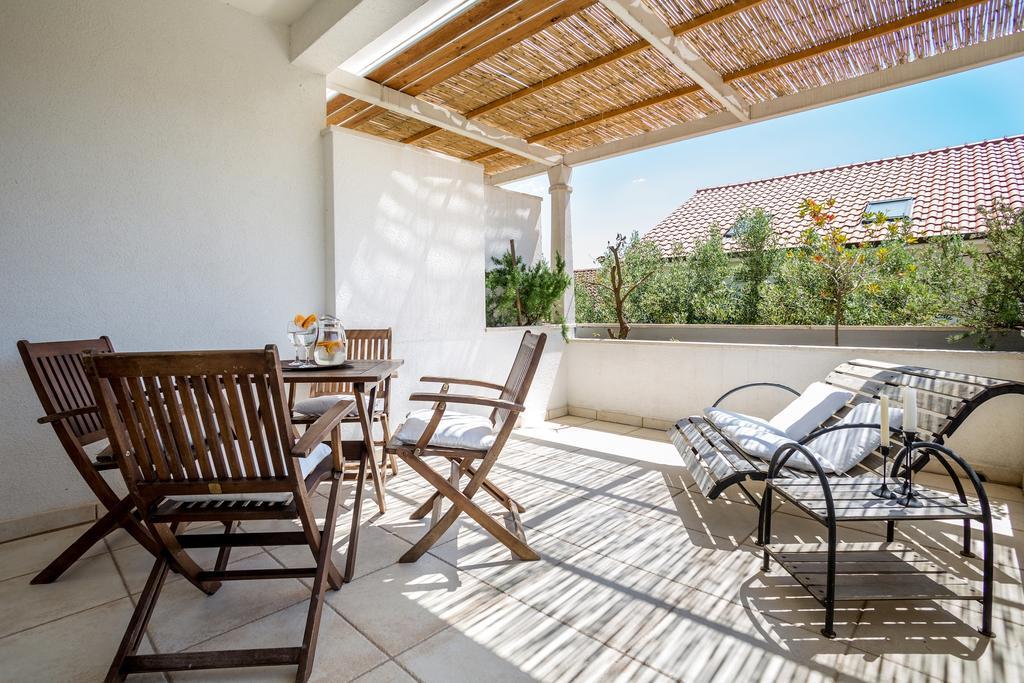 Zlatni Bol Apartments Extérieur photo