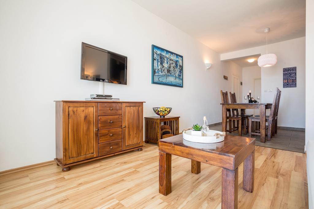 Zlatni Bol Apartments Chambre photo