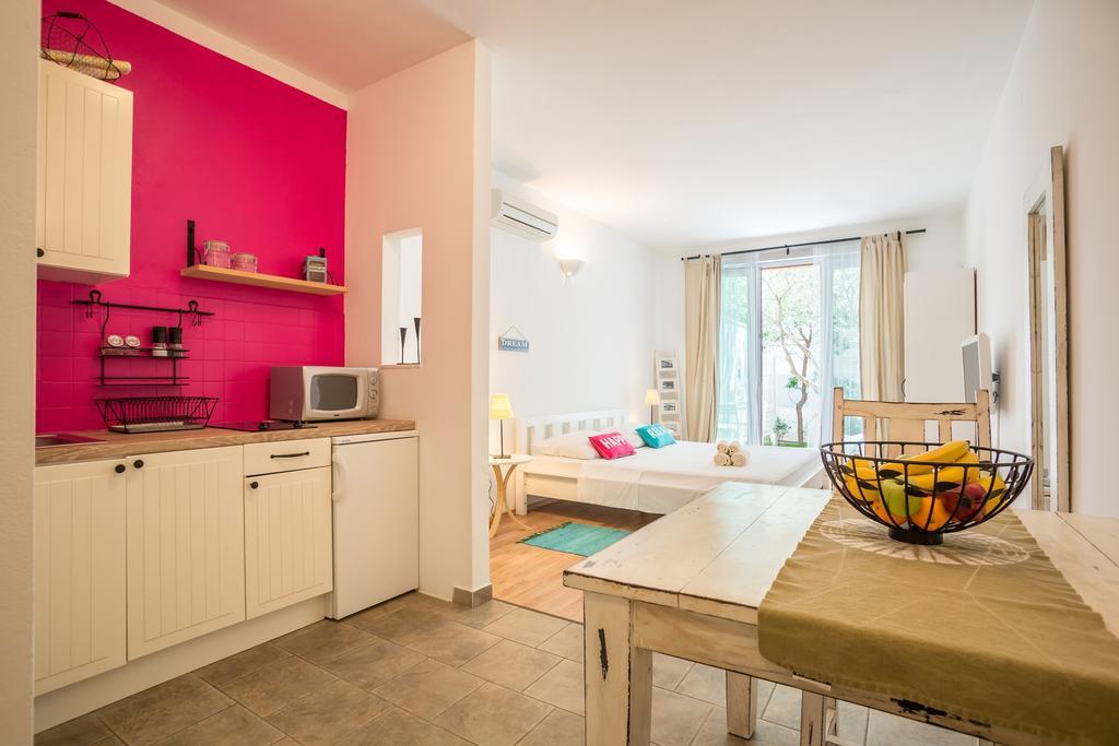 Zlatni Bol Apartments Chambre photo