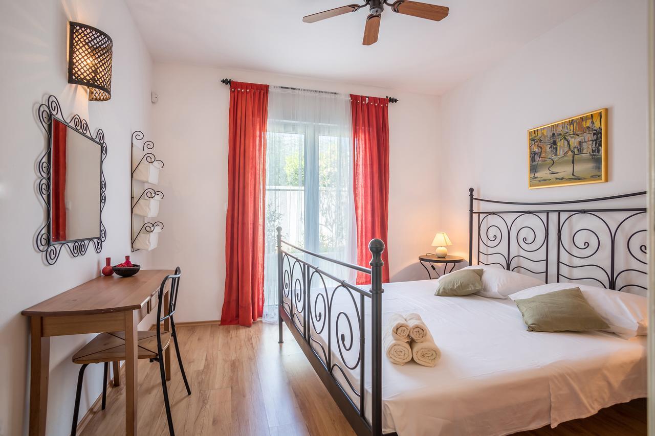 Zlatni Bol Apartments Extérieur photo