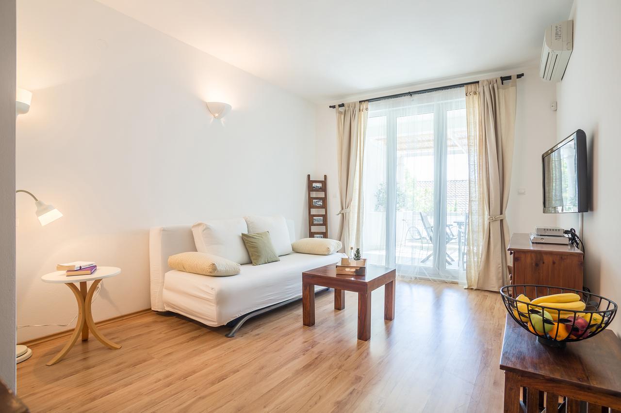 Zlatni Bol Apartments Extérieur photo