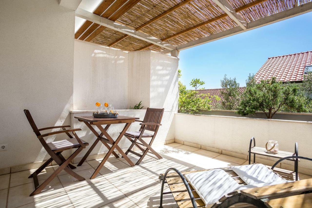 Zlatni Bol Apartments Extérieur photo